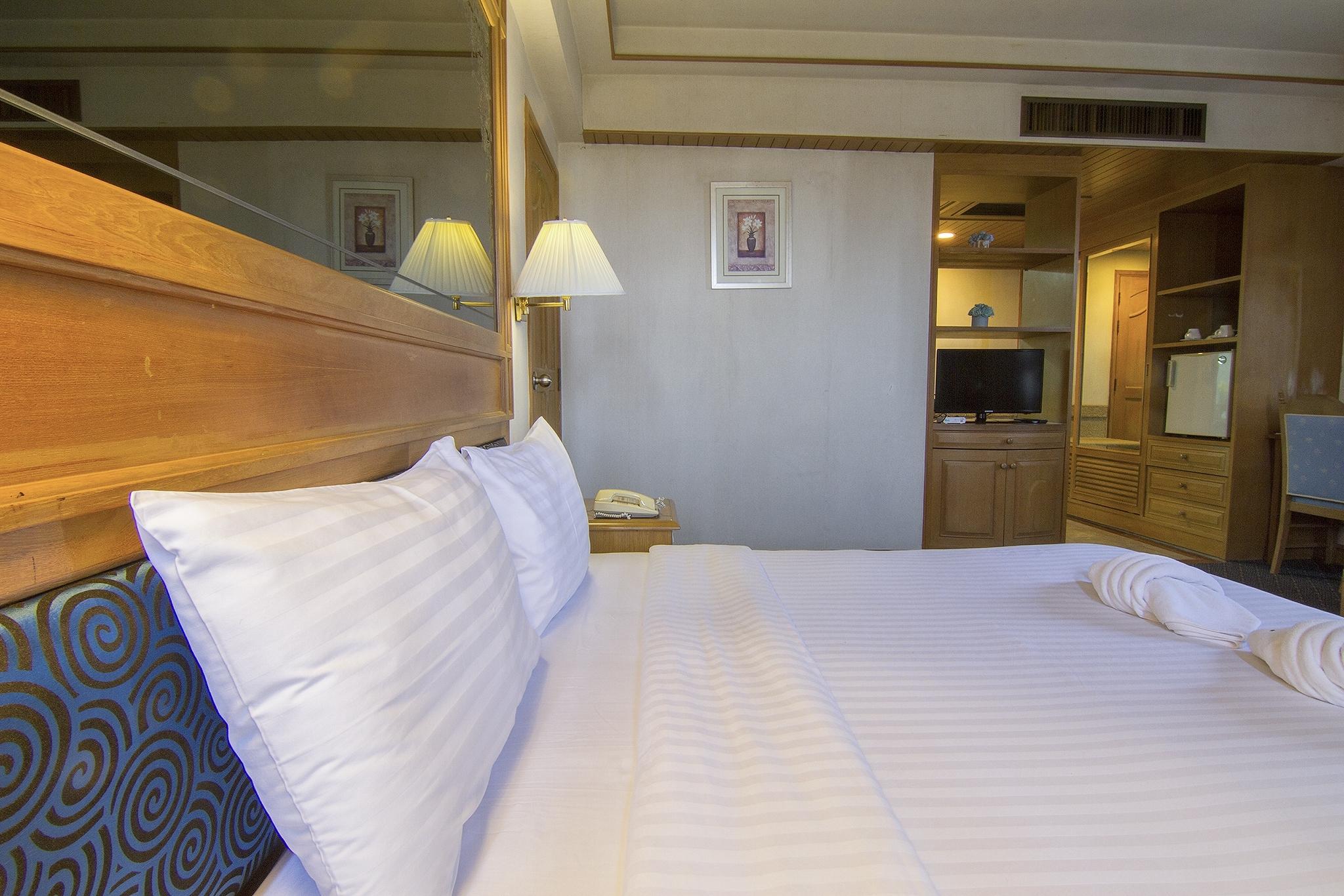 Bossotel Chiang Mai Exteriör bild