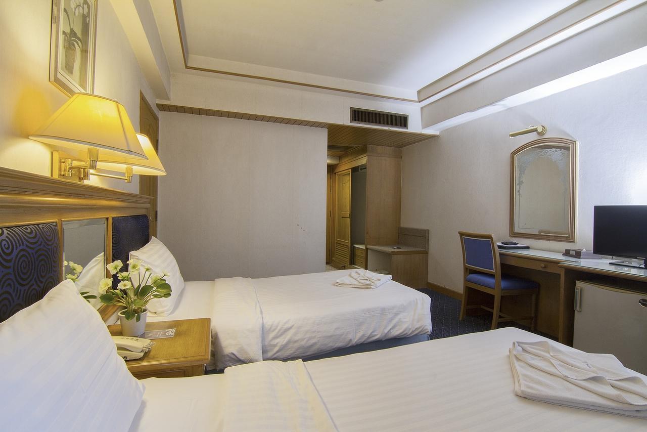 Bossotel Chiang Mai Exteriör bild