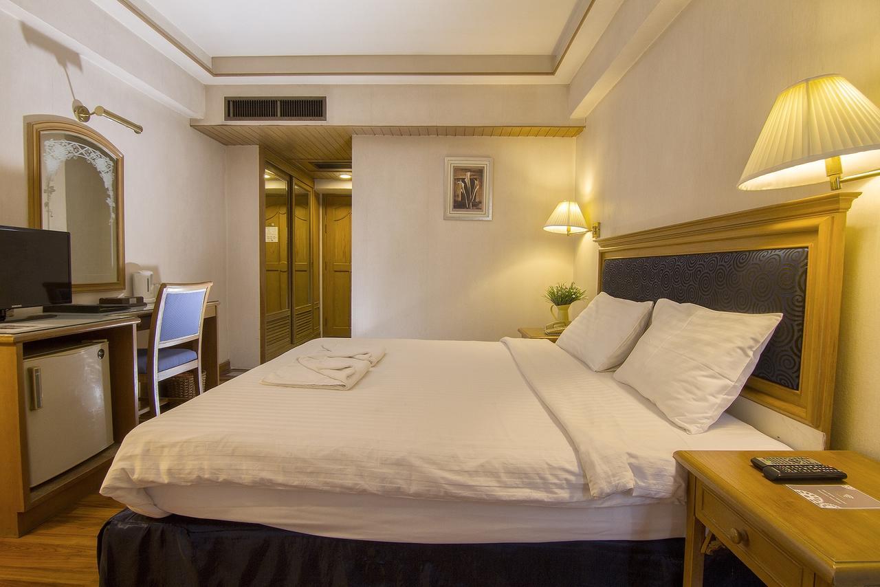 Bossotel Chiang Mai Exteriör bild