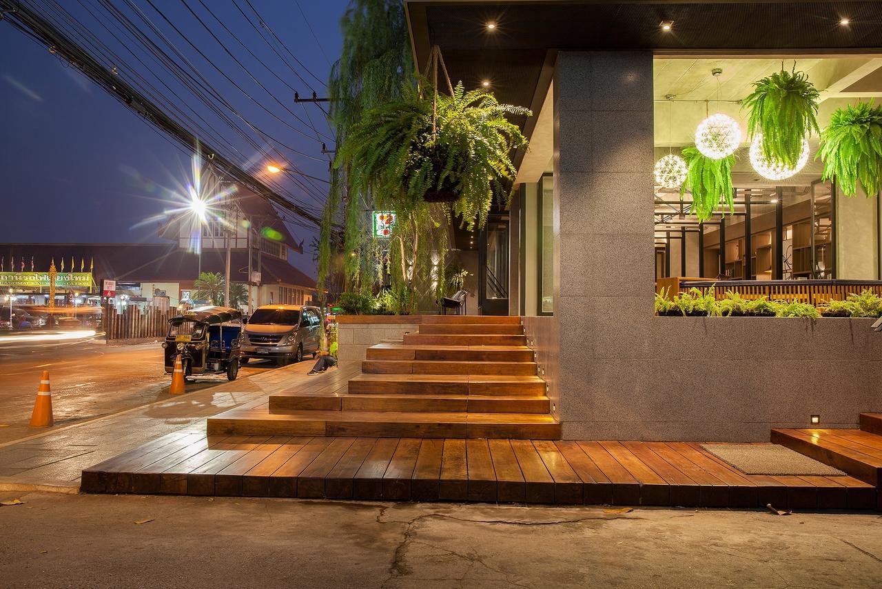 Bossotel Chiang Mai Exteriör bild